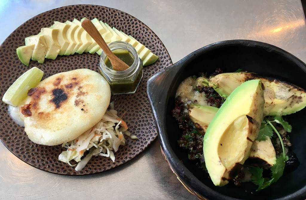 The Royal | restaurant | 501 Florida Ave NW, Washington, DC 20001, USA | 2023327777 OR +1 202-332-7777