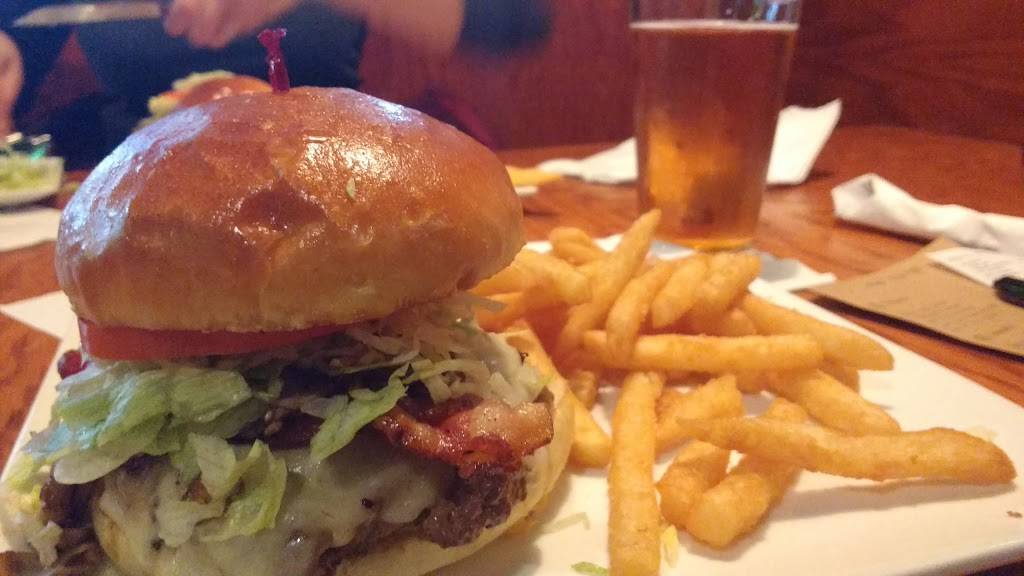 CJs brewery | restaurant | 8115 Richardson Rd, Commerce Charter Twp, MI 48390, USA | 2483667979 OR +1 248-366-7979