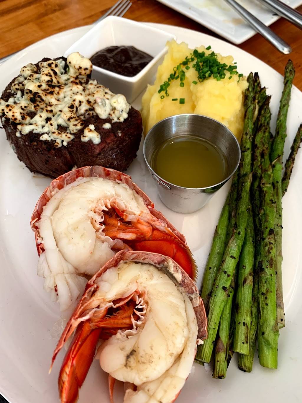 That Place in Ogunquit | restaurant | 331 Shore Rd, Ogunquit, ME 03907, USA | 2076468600 OR +1 207-646-8600