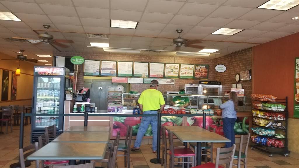 Subway | meal takeaway | 115 Bayou Gardens Blvd, Houma, LA 70364, USA | 9852230247 OR +1 985-223-0247