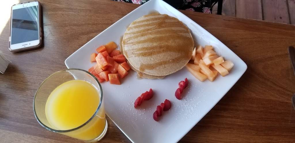 Jurassic Burger y Grill | restaurant | Carretera El Tigre Km13.5, San Marcos, 21188 Ensenada, B.C., Mexico | 016643105211 OR +52 664 310 5211