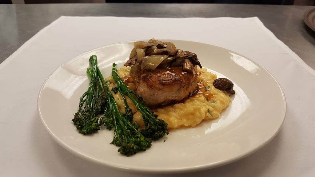 Swampers | restaurant | 10 Hightower Pl, Florence, AL 35630, USA | 2562463663 OR +1 256-246-3663