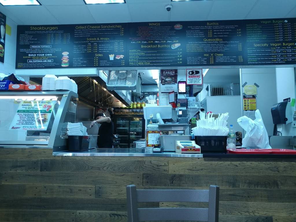 Burger Ur Way | restaurant | 465 Lincoln Pl, Brooklyn, NY 11238, USA | 7186187985 OR +1 718-618-7985