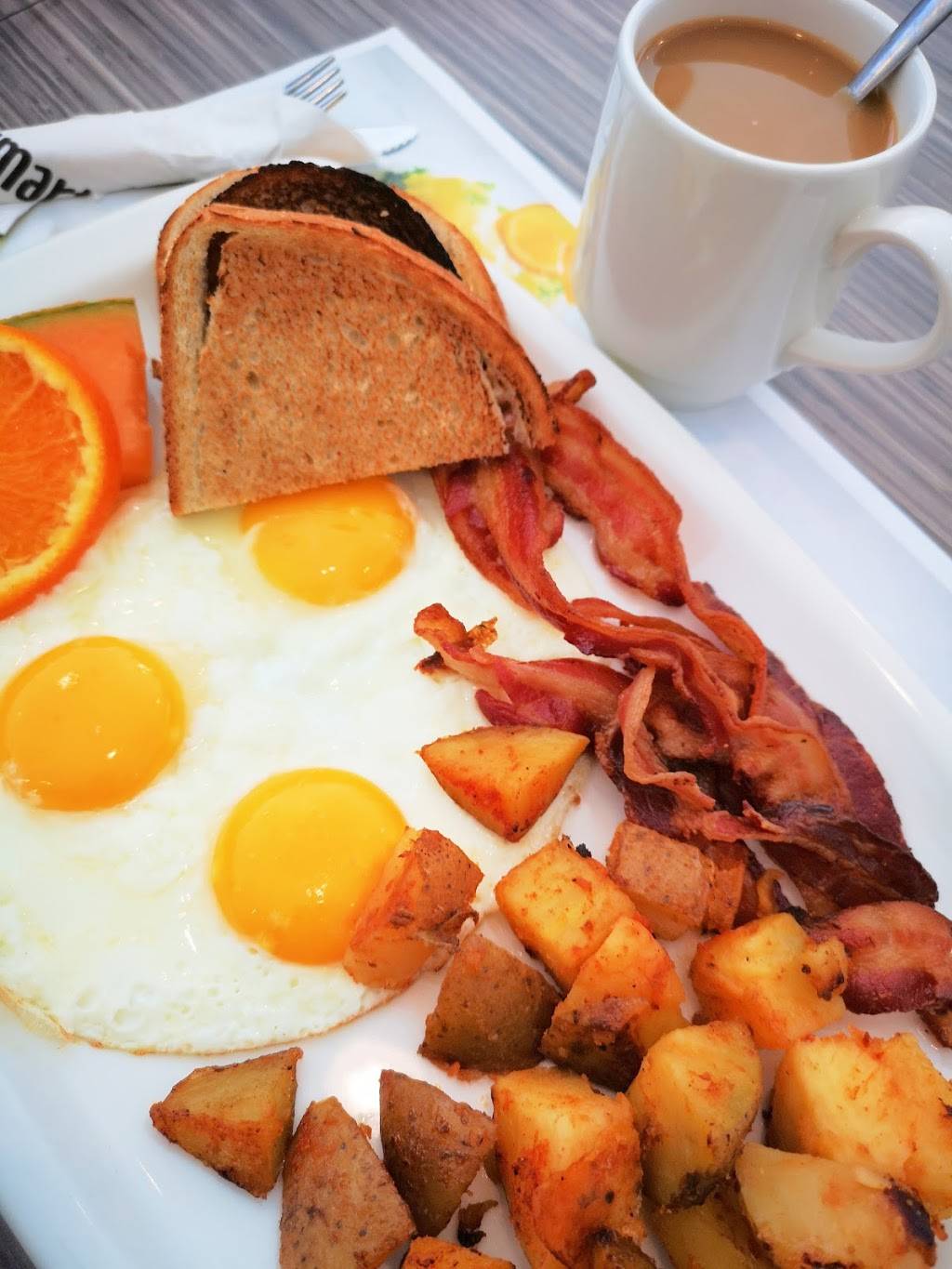 Eggsmart | meal takeaway | 6795 Airport Rd, Mississauga, ON L4V 1E6, Canada | 9054051000 OR +1 905-405-1000