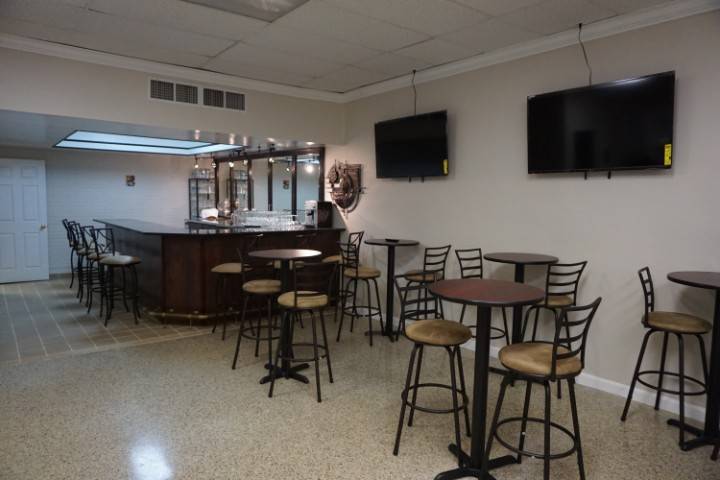 Vernisage | restaurant | 1156 Jasper St, Largo, FL 33770, USA | 7274601080 OR +1 727-460-1080