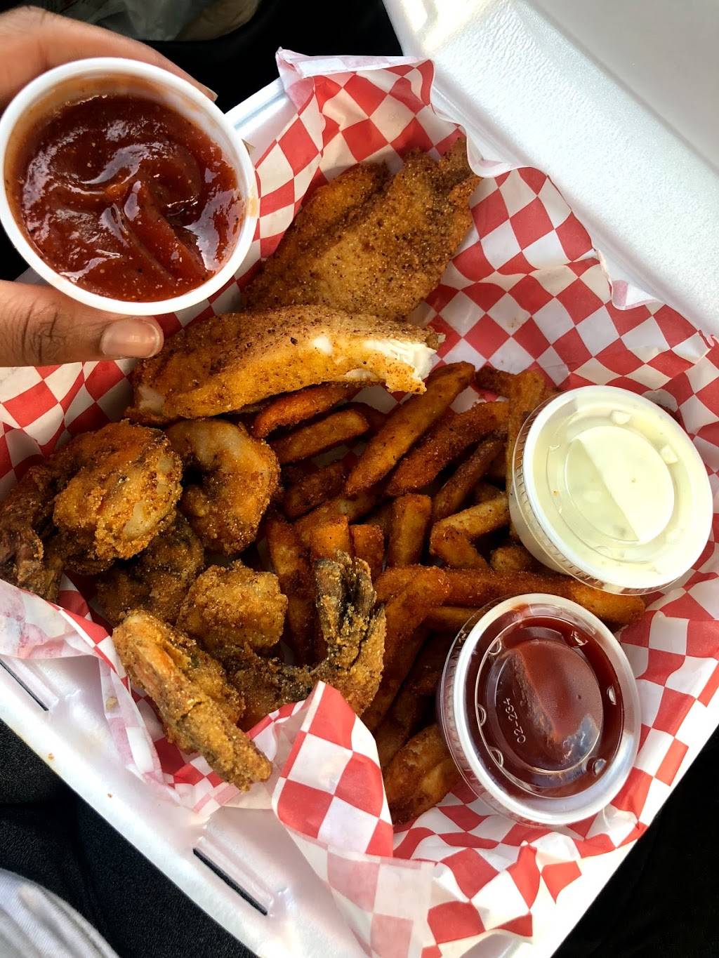 Louisiana Crab shack | restaurant | 12250 Lake June Rd #110, Balch Springs, TX 75180, USA | 9729135055 OR +1 972-913-5055