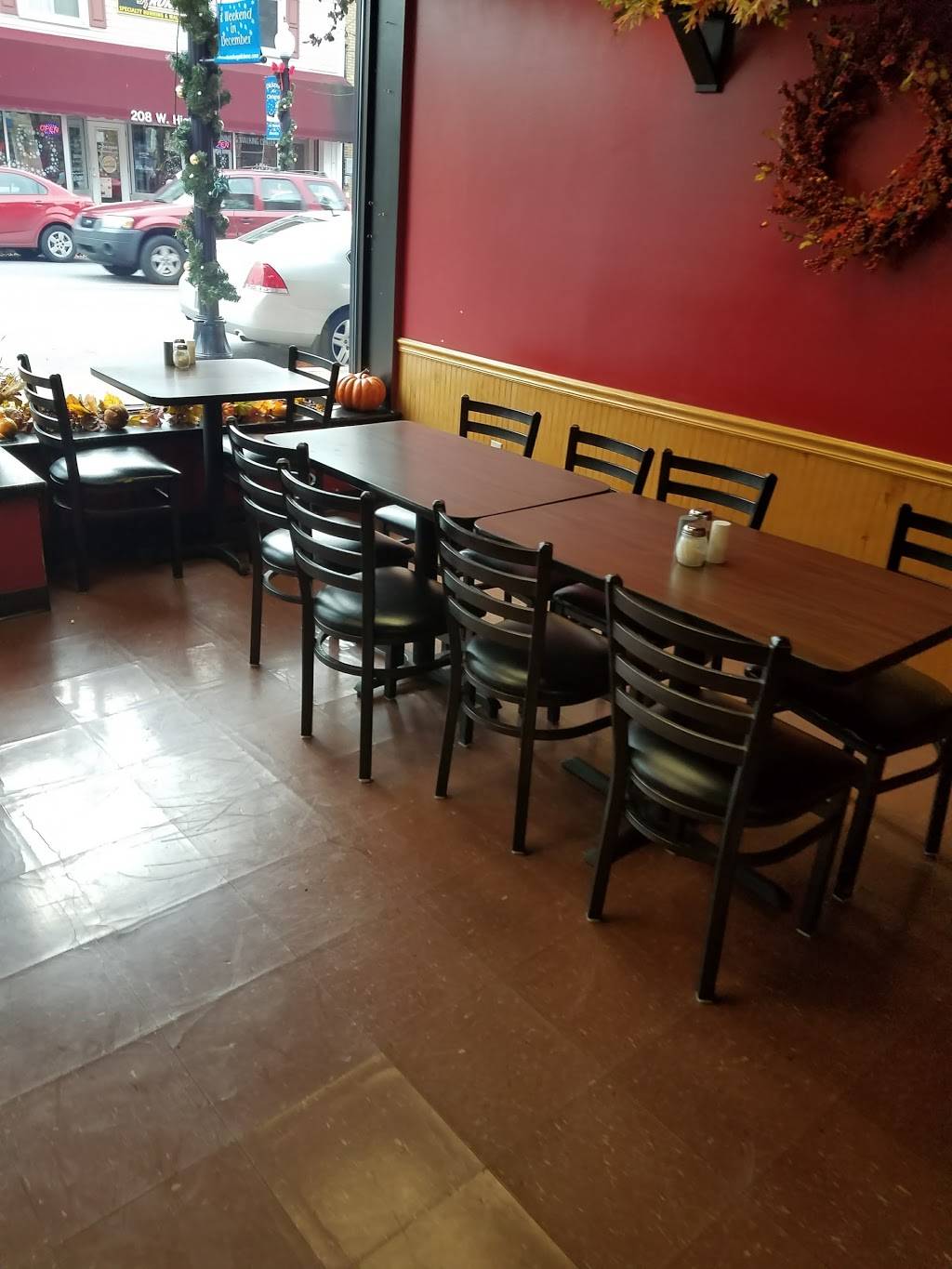 Italian Village Pizza | restaurant | 207 W High St, Ebensburg, PA 15931, USA | 8144722202 OR +1 814-472-2202