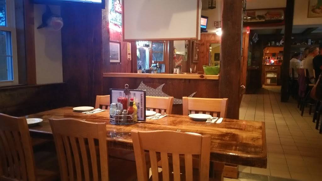 Laurinos Tavern | restaurant | 3668 Main St, Brewster, MA 02631, USA | 5088966135 OR +1 508-896-6135