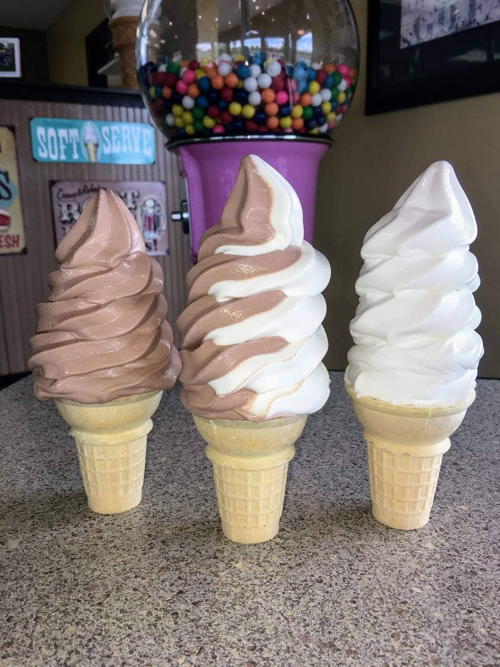 The Twist | restaurant | N1716 Hyacinth Ln, Greenville, WI 54942, USA | 9207576243 OR +1 920-757-6243