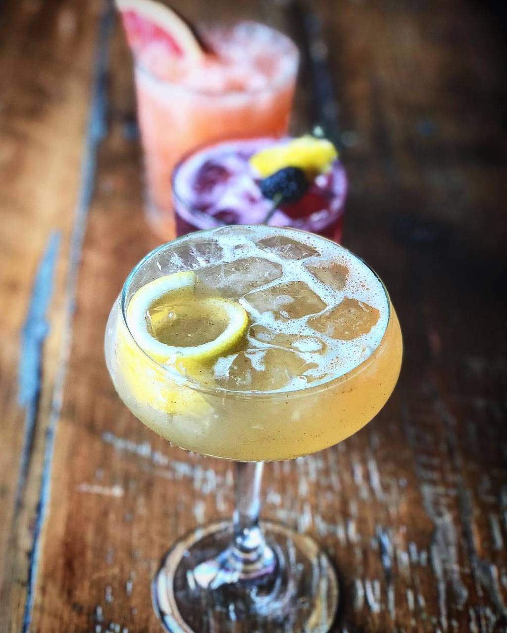 The Burger Social | restaurant | 108 N Hale St, Wheaton, IL 60187, USA | 6304800458 OR +1 630-480-0458