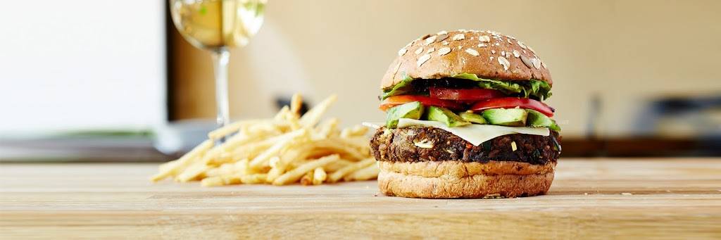Liberty Burger | restaurant | 1904 Abrams Pkwy, Dallas, TX 75214, USA | 2148879999 OR +1 214-887-9999