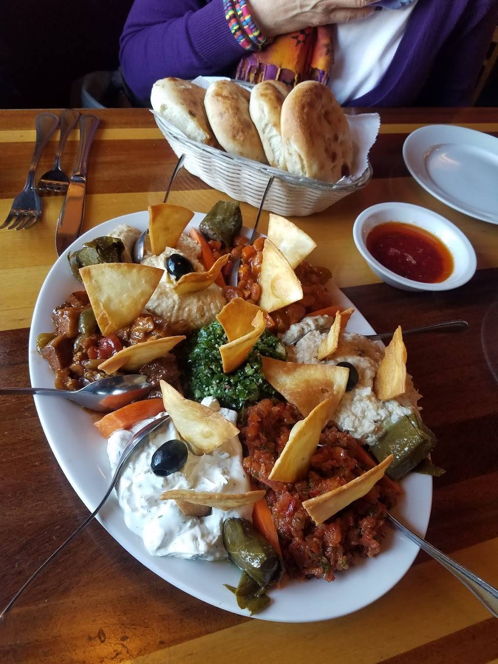 Cafe Istanbul of Bexley | restaurant | 2455 E Main St, Columbus, OH 43209, USA | 6142379920 OR +1 614-237-9920