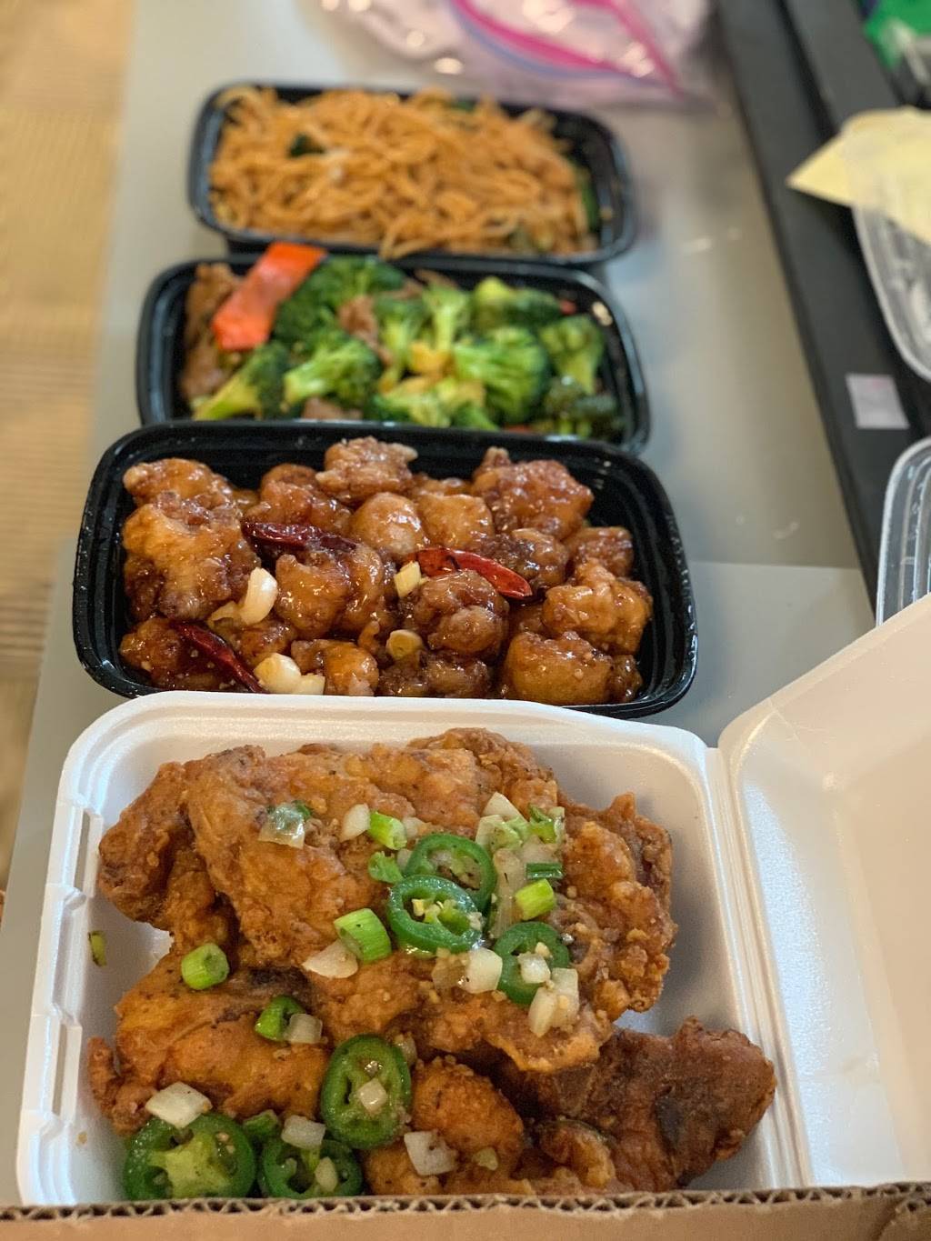 Dragon King | restaurant | 21415 Vanowen St, Canoga Park, CA 91303, USA | 8188877682 OR +1 818-887-7682