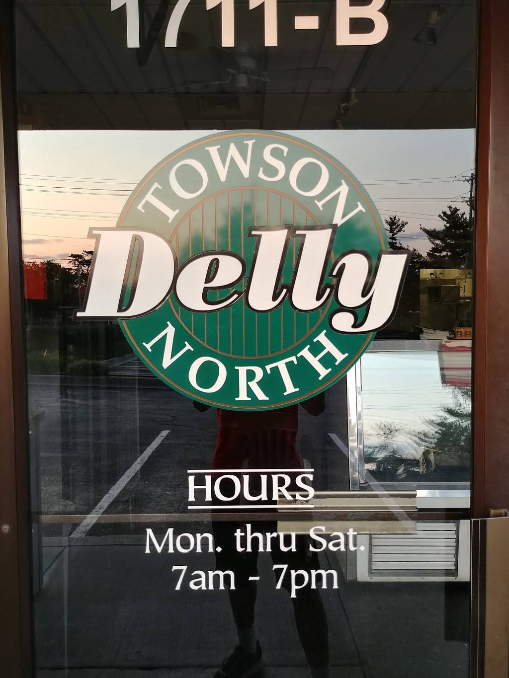 Towson Delly North | restaurant | 1711 York Rd # B, Lutherville, MD 21093, USA | 4105603399 OR +1 410-560-3399