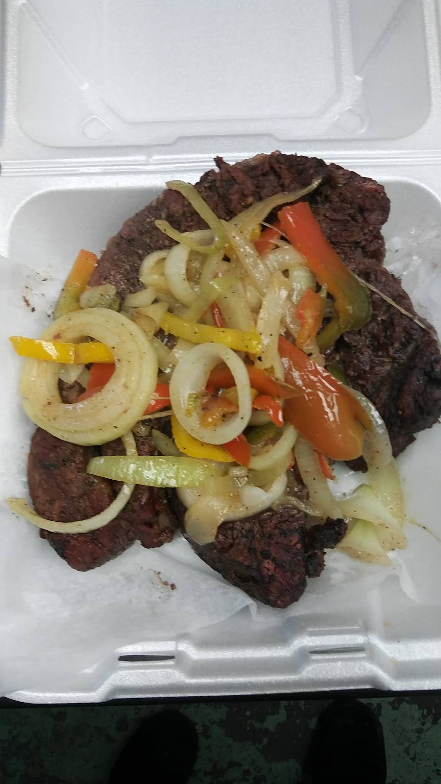 Eds Smokehouse | restaurant | 1009 McKinley Ave NW, Canton, OH 44703, USA | 2342152222 OR +1 234-215-2222