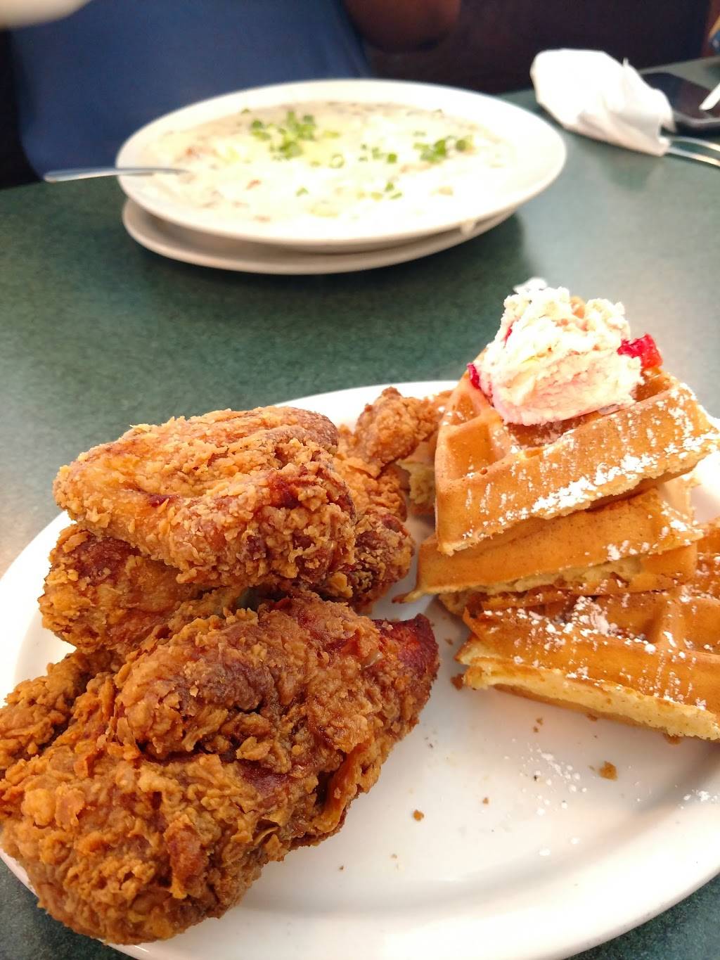 Metro Diner | cafe | 250 Palm Coast Pkwy NE #205, Palm Coast, FL 32137, USA | 3869514490 OR +1 386-951-4490