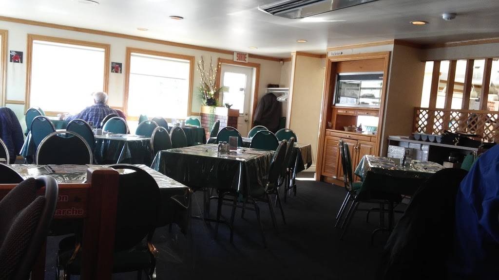 Restaurant Le Villageois | restaurant | 571 Rue Notre Dame, Charette, QC G0X 1E0, Canada | 8192215620 OR +1 819-221-5620