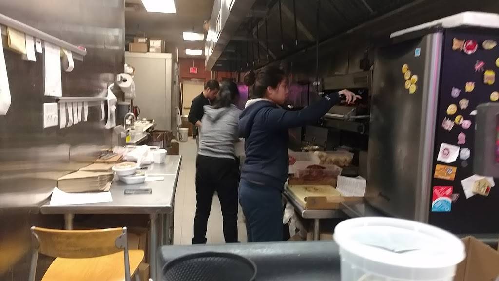 Wing Wah | restaurant | 1970 Middle Country Rd, Centereach, NY 11720, USA | 6315882943 OR +1 631-588-2943