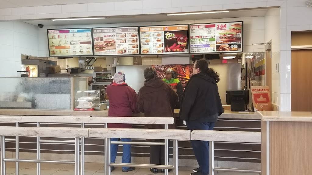 Burger King | restaurant | 8411 N Lindbergh Blvd, Florissant, MO 63031, USA | 3148380220 OR +1 314-838-0220