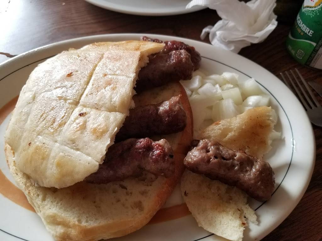 Berinas Specialty Grill & Restaurant | restaurant | 889 Pantera Dr, Mississauga, ON L4W 2R9, Canada | 9052060607 OR +1 905-206-0607