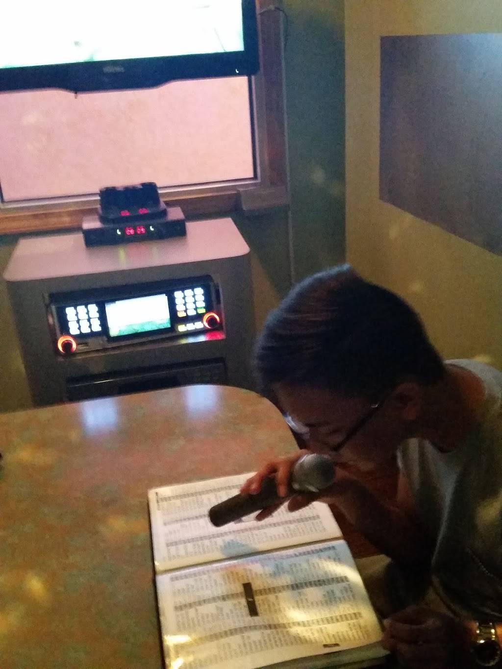 The Music Box | restaurant | 224 E Golf Rd, Arlington Heights, IL 60005, USA | 8477180883 OR +1 847-718-0883