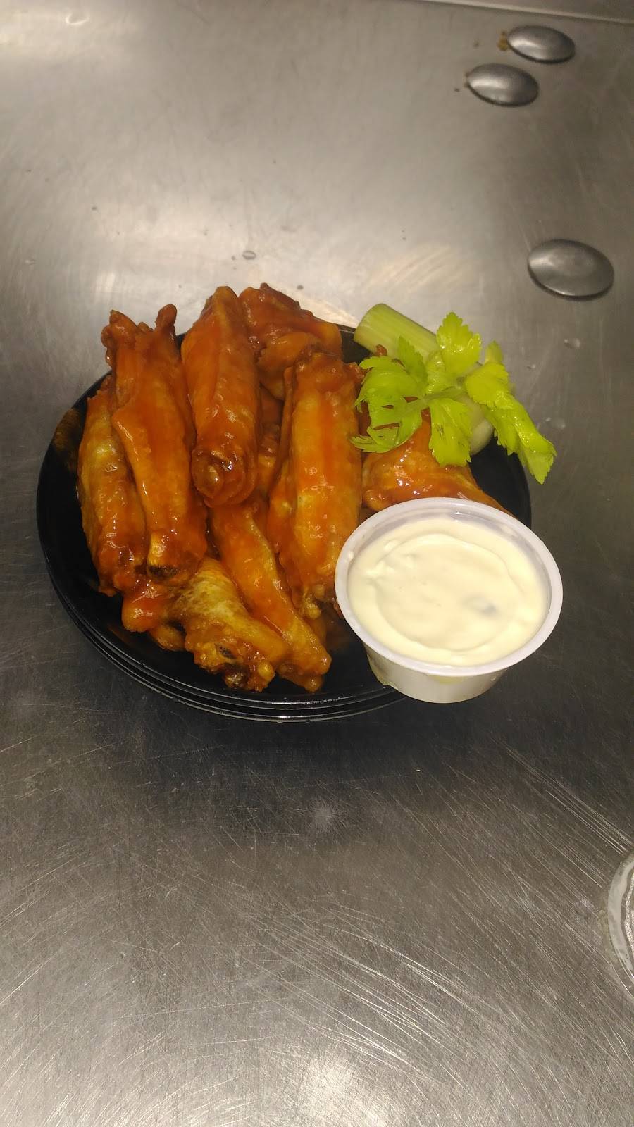 Legends Bar & Grille | restaurant | 229 Oakwood Ave, Elmira Heights, NY 14903, USA | 6077330074 OR +1 607-733-0074