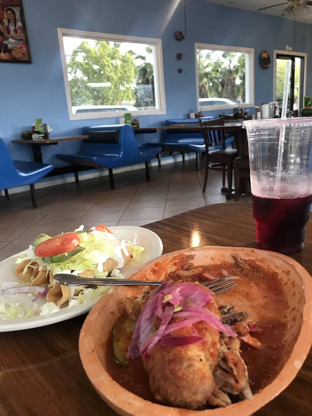 La Casa Del Guacamole | restaurant | 318 S Gateway Dr, Madera, CA 93637, USA | 5594167403 OR +1 559-416-7403