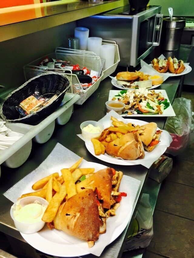 Yordanas Pizza & Pasta | restaurant | 5900 Emilie Rd, Levittown, PA 19057, USA | 2159433031 OR +1 215-943-3031