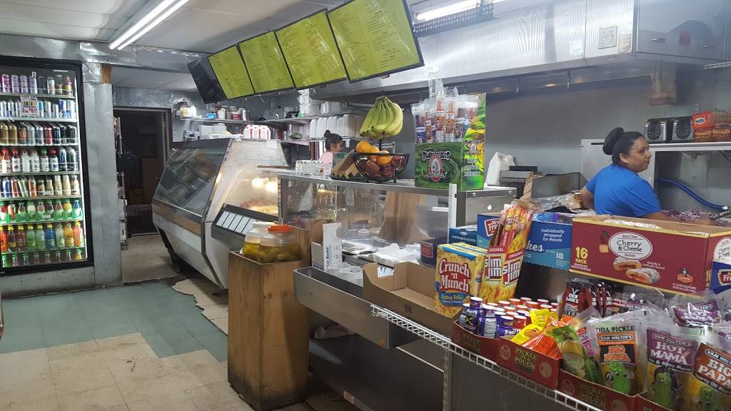 W & W Grocery | restaurant | 300 N Main St, Hutchins, TX 75141, USA | 9722252222 OR +1 972-225-2222