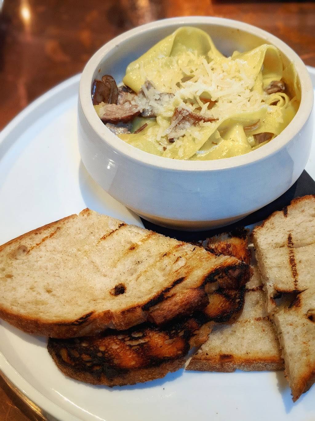 Foothill | restaurant | 2835 E Foothill Blvd, Pasadena, CA 91107, USA | 6264492337 OR +1 626-449-2337