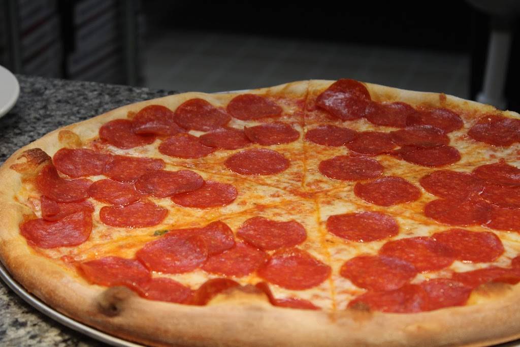 Squisito® Pizza and Pasta - Queenstown | restaurant | 101 Outlet Center Dr, Queenstown, MD 21658, USA | 4108274100 OR +1 410-827-4100