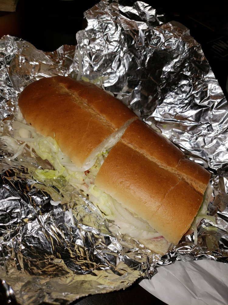 Dave And Charlies Subs | restaurant | 538 Broadway, Bayonne, NJ 07002, USA | 2014827382 OR +1 201-482-7382