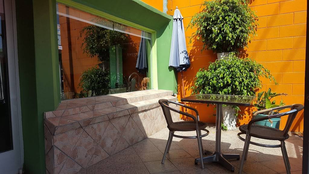 Emerald Thai Cuisine | restaurant | 9315 Venice Blvd, Culver City, CA 90232, USA | 3108366860 OR +1 310-836-6860