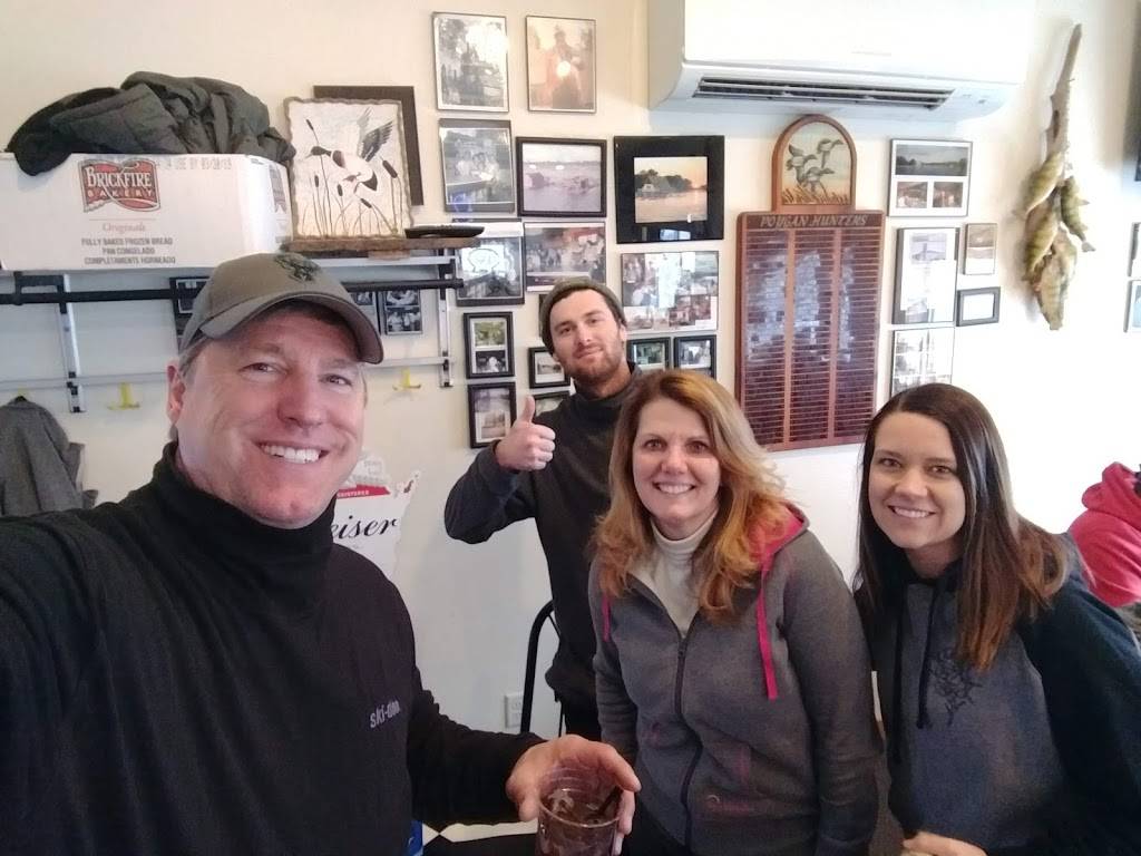 Boom Bay Bar and Grill | restaurant | 7884 Cut Off Ln, Larsen, WI 54947, USA | 9208362073 OR +1 920-836-2073