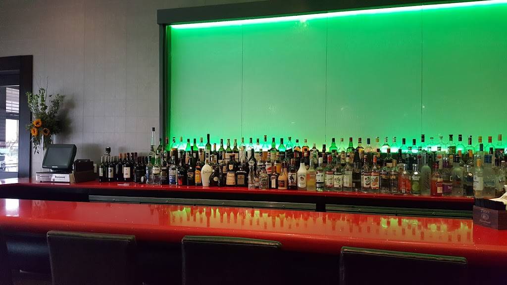 Ludals Italian Restaurant | restaurant | 28 Broadway, North Haven, CT 06473, USA | 2032341814 OR +1 203-234-1814