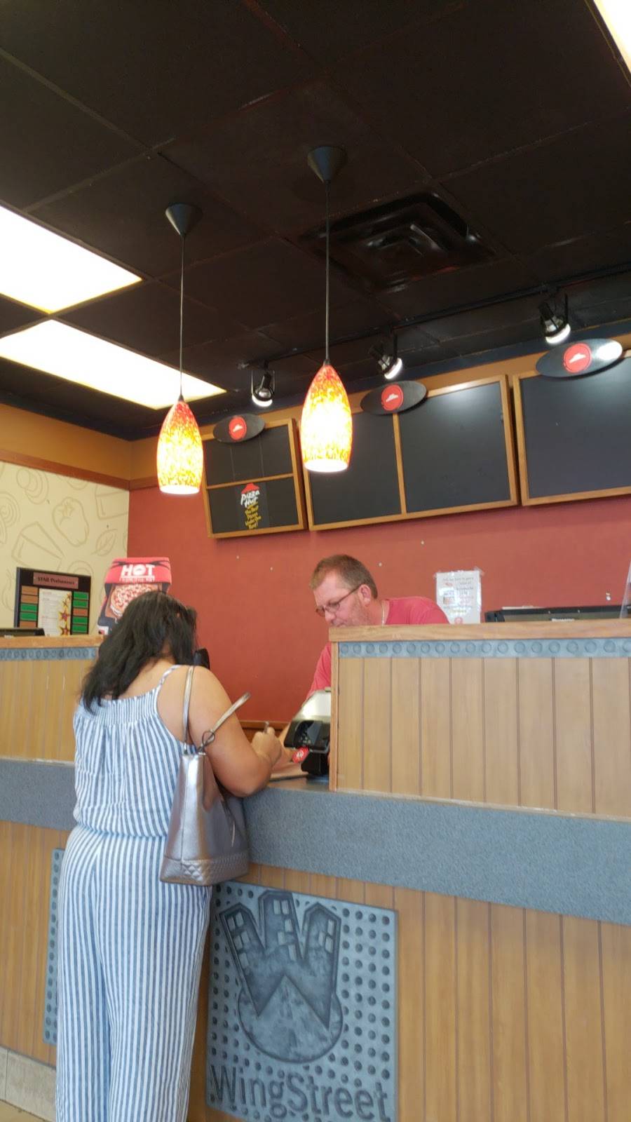 Pizza Hut | restaurant | 23118 FL-54, Lutz, FL 33549, USA | 8139490088 OR +1 813-949-0088