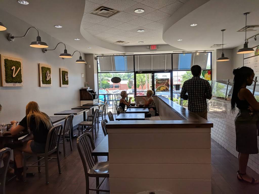 Vinaigrette Salad Kitchen | restaurant | 203 N Hurstbourne Pkwy, Louisville, KY 40222, USA | 5022059933 OR +1 502-205-9933