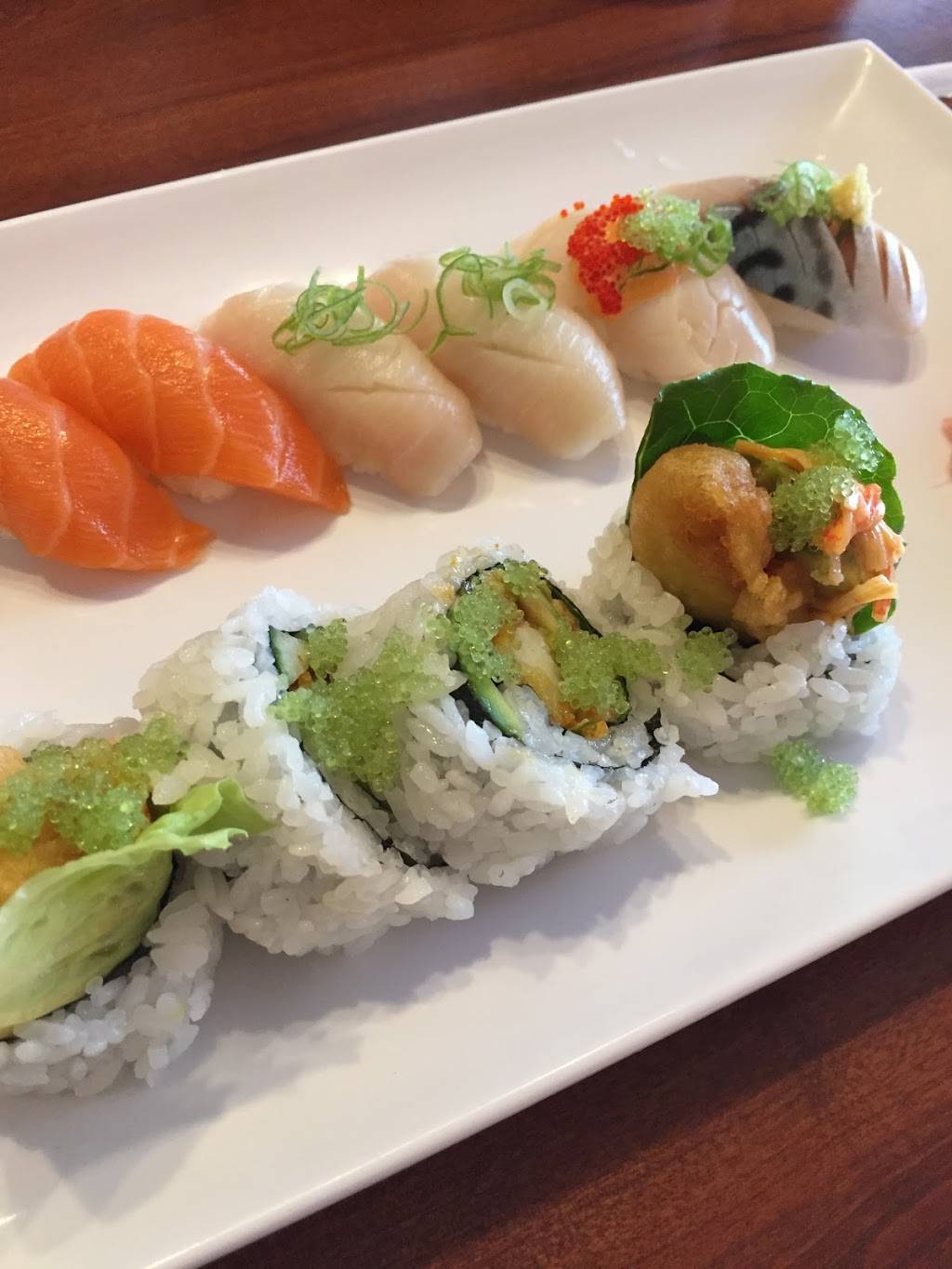 Kazoku Sushi | restaurant | 30 W Square Lake Rd, Troy, MI 48098, USA | 2488280090 OR +1 248-828-0090
