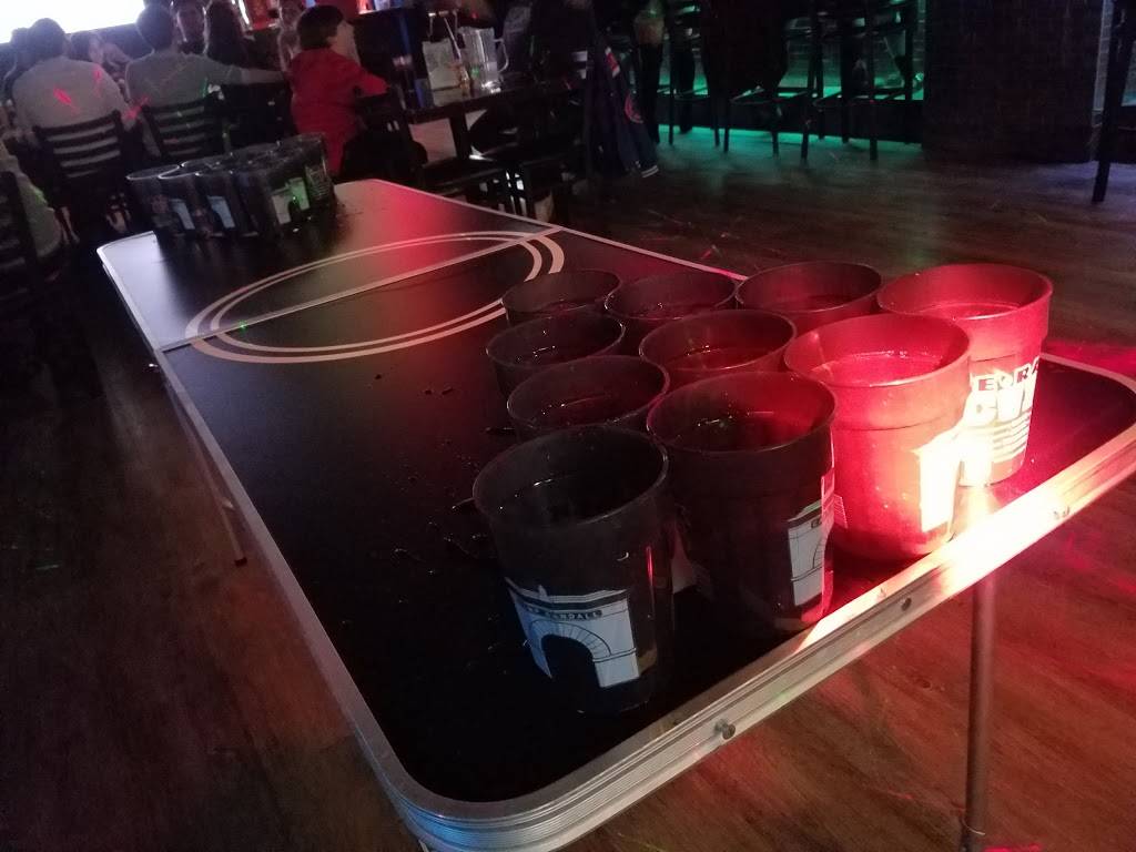 Sneakers Sports Bar & Grill | restaurant | 9721 Grand Ave, Franklin Park, IL 60131, USA | 8474554444 OR +1 847-455-4444