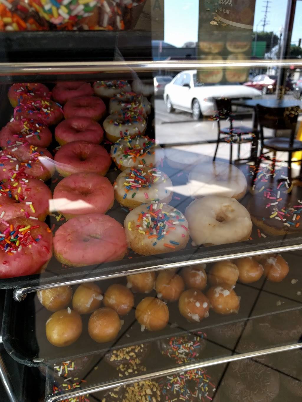 Winchells Donut House | cafe | 1457 Florence Ave, Los Angeles, CA 90001, USA | 3232773255 OR +1 323-277-3255