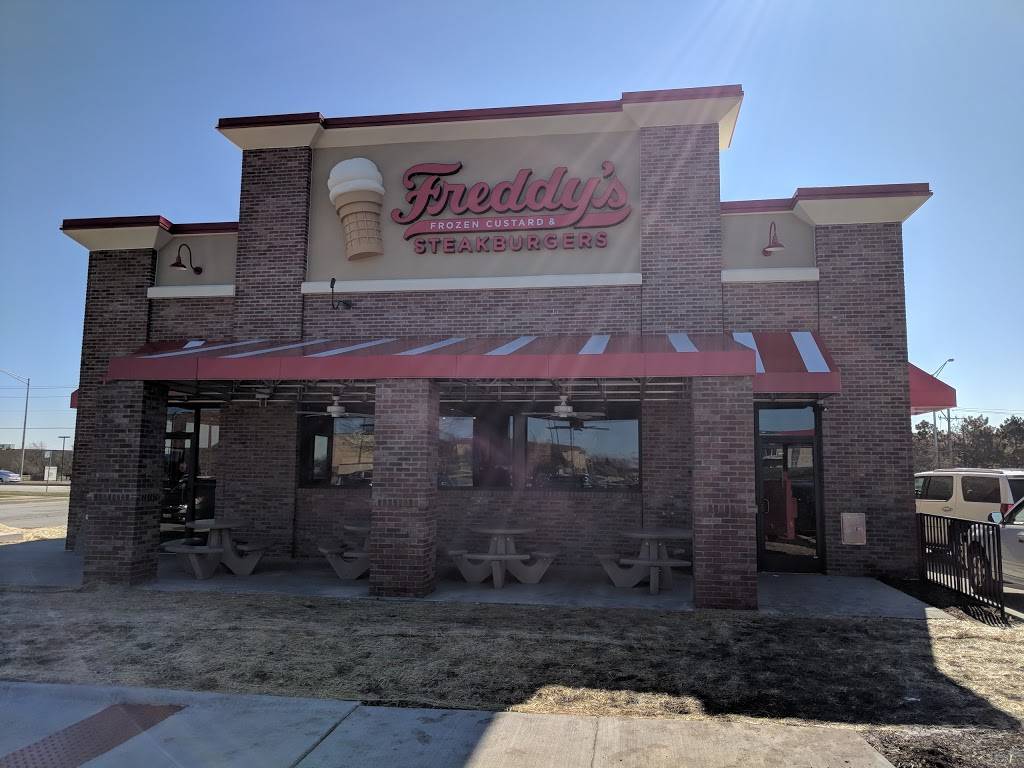 Freddys Frozen Custard & Steakburgers | restaurant | 7402 W 159th St, Orland Park, IL 60462, USA | 7084078222 OR +1 708-407-8222