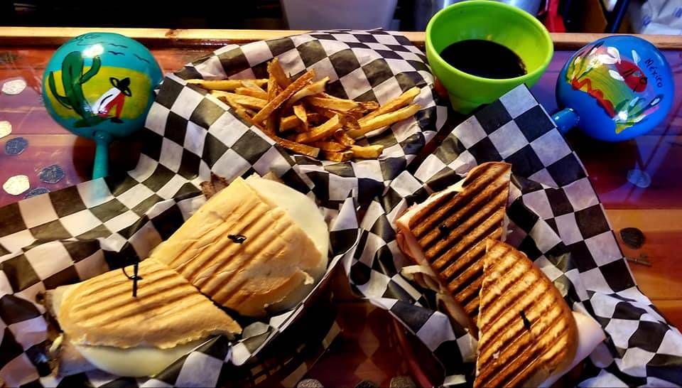 Calico Jacks Grill | restaurant | 132 W Washington St, Charles Town, WV 25414, USA | 6812220819 OR +1 681-222-0819