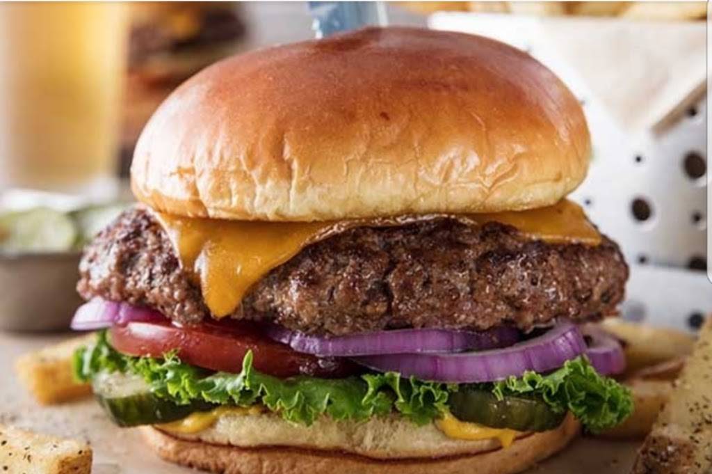 Chilis Grill & Bar | meal takeaway | 9886 Old US 20, Rossford, OH 43460, USA | 4198730696 OR +1 419-873-0696