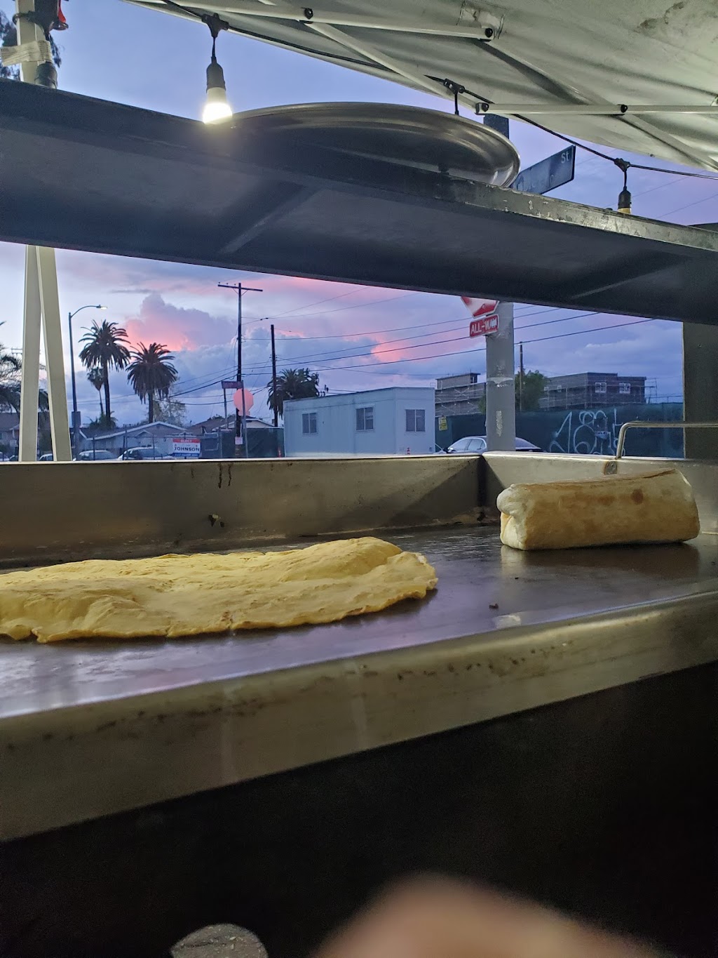 Tacos 5 y 10 | restaurant | 2424 Hauser Blvd, Los Angeles, CA 90016, USA | 2135979103 OR +1 213-597-9103