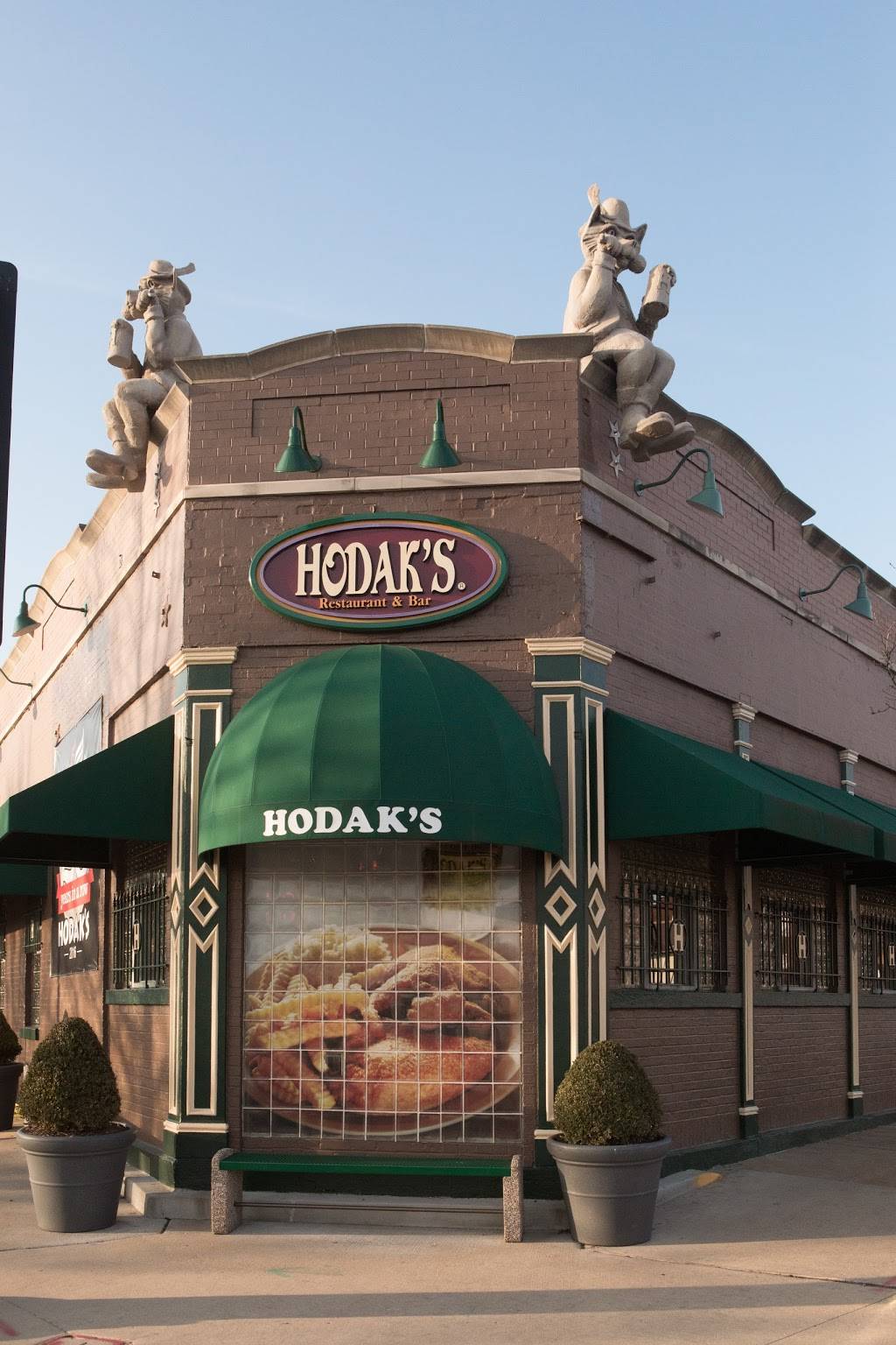 Hodaks Restaurant & Bar | restaurant | 2100 Gravois Ave, St. Louis, MO 63104, USA | 3147767292 OR +1 314-776-7292