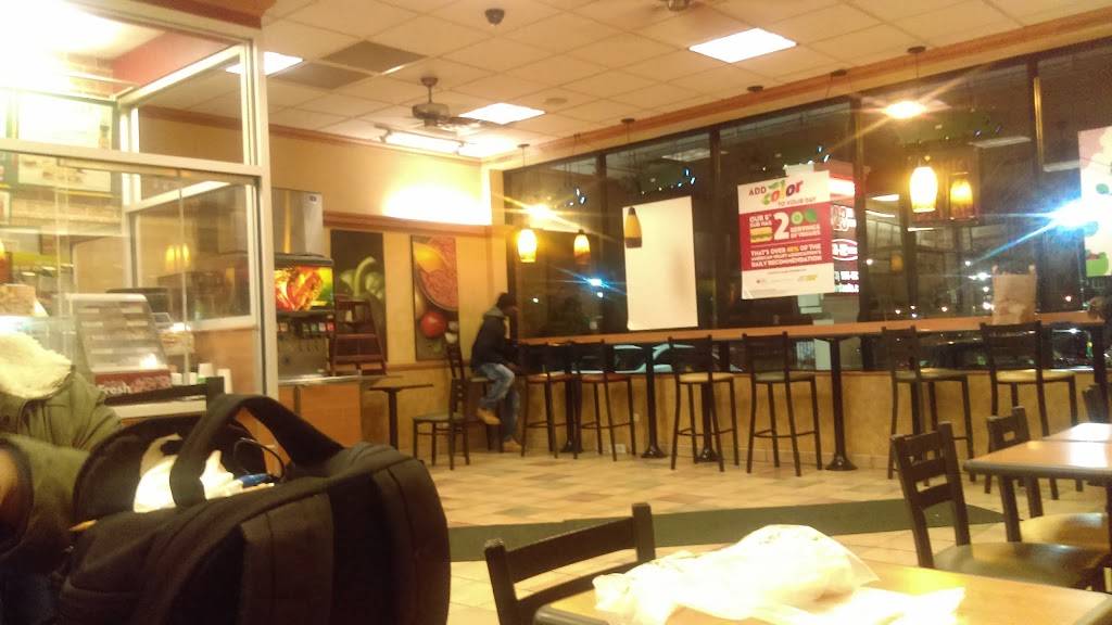 Subway Restaurants | restaurant | 2401 E 79th St, Chicago, IL 60649, USA | 7737344658 OR +1 773-734-4658