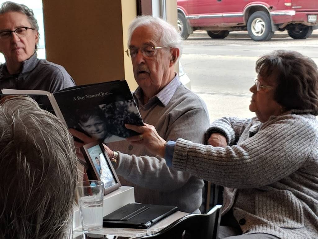 Carols Corner | restaurant | 101 N State St, South Whitley, IN 46787, USA | 2607234064 OR +1 260-723-4064