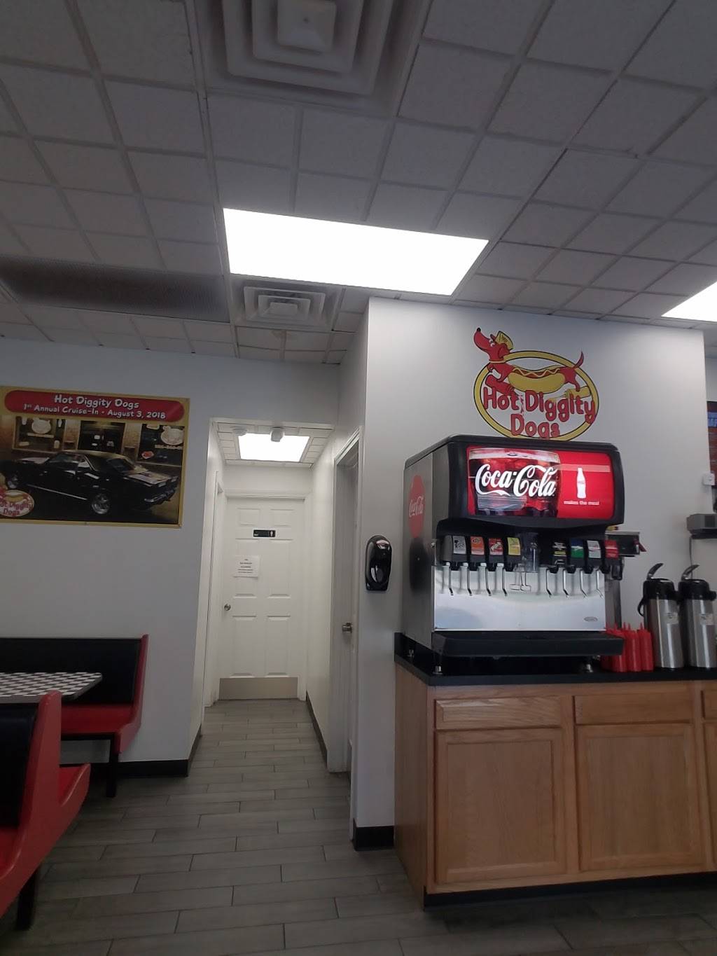 Hot Diggity Dogs | restaurant | 2313 7th Ave, Charleston, WV 25387, USA | 3043463647 OR +1 304-346-3647