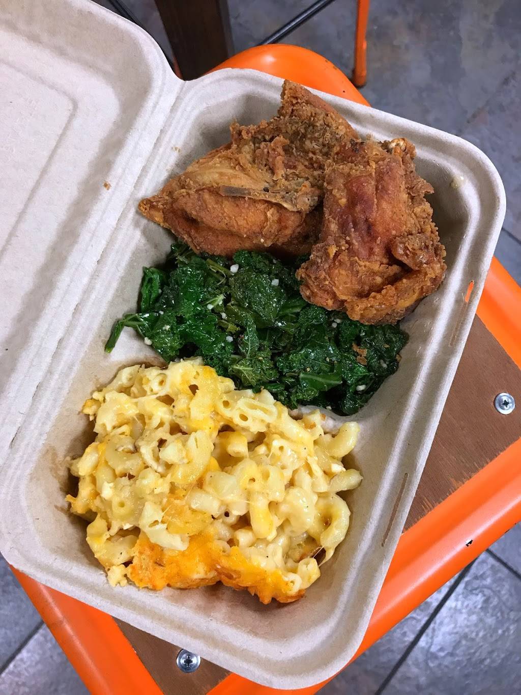 Smitty & Mos Chicken Kitchen | restaurant | Gateway Building, 100 Mulberry St, Newark, NJ 07102, USA | 8622312597 OR +1 862-231-2597