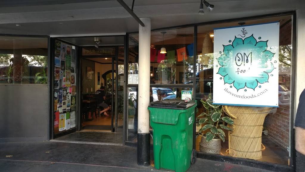 OM Foods | restaurant | 142 Broadway St, Chico, CA 95928, USA | 5309655263 OR +1 530-965-5263